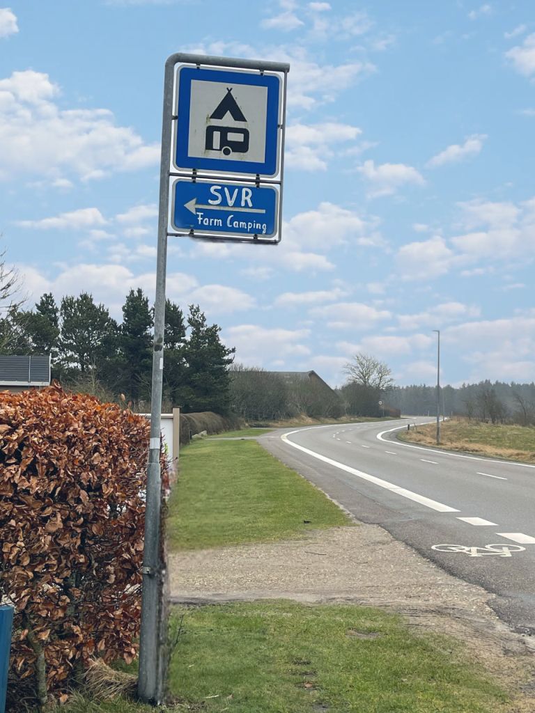Farm Camping Einfahrt